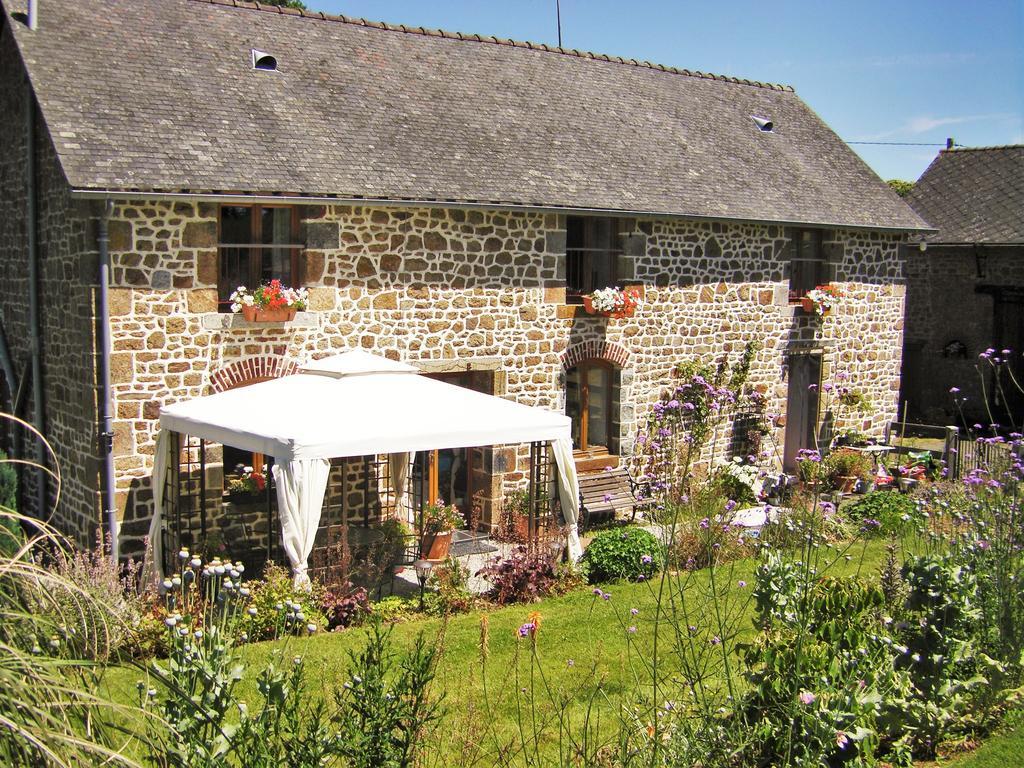 Bed and Breakfast La Cloue Sainte-Marie-du-Bois  Экстерьер фото