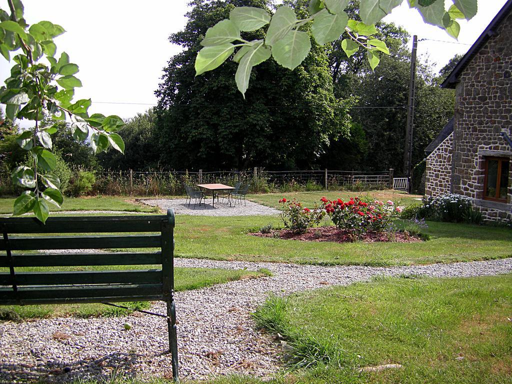 Bed and Breakfast La Cloue Sainte-Marie-du-Bois  Экстерьер фото